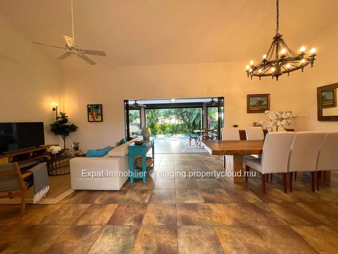 Villa D’Exception À Vendre En Exclusivite  – Mont Piton – Élégance, Sécurité & Confidentialité