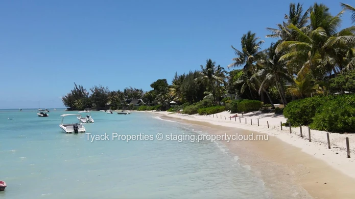 Modern 3-Bedroom Apartments with Rooftop Pool in Pereybere