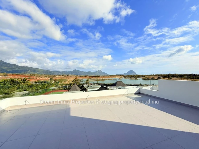 Amazing Beachfront Penthouse With Sea & Mountain View At Black River - Mauritius