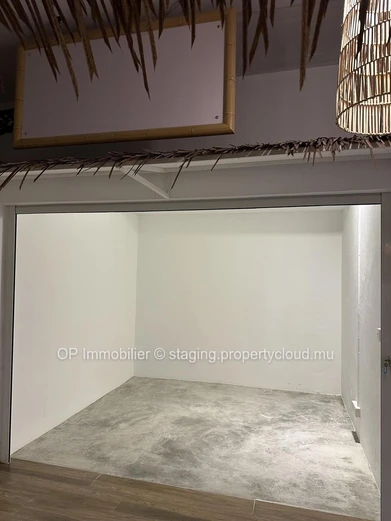"Charming 11m² Shop for Rent in Prime Curepipe Location - Parking, Lift, Close to Bus Stop & Shops! Only Rs 12,000"