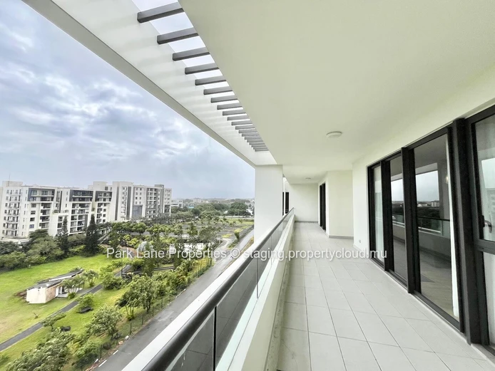 Penthouse moderne de 4 chambres avec vue sur le Wellness Park de Sodnac