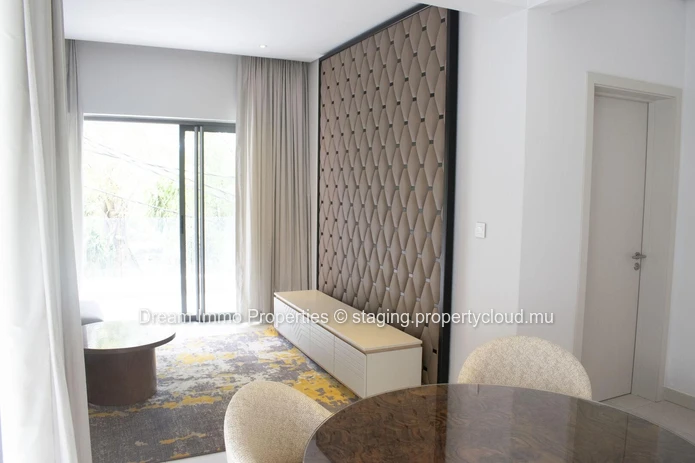 Baisse De Prix ! Appartement Meuble Situe Au 1Er Etage - Plage A Pieds A Pereybere - Ile Maurice.