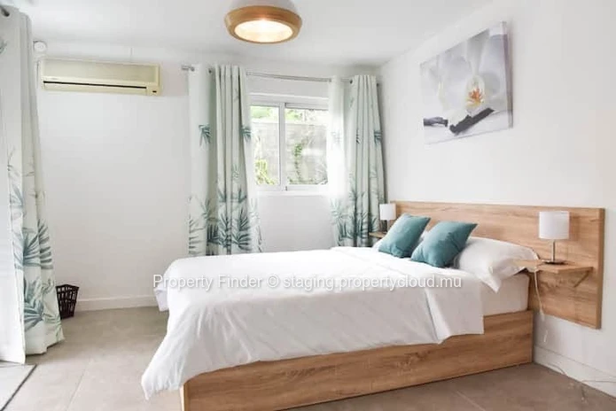 Estate Villa with Airbnb Guest Suites, Squash Courts & Sea Views - For sale - Tamarin