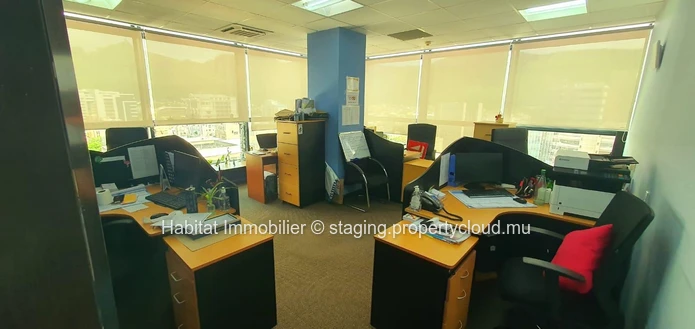 FOR SALE - A large high-end unfurnished air-conditioned office space of 619 m2 located in downtown Port-Louis.