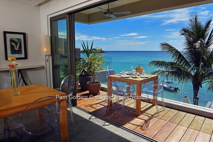 Splendid beach apartment