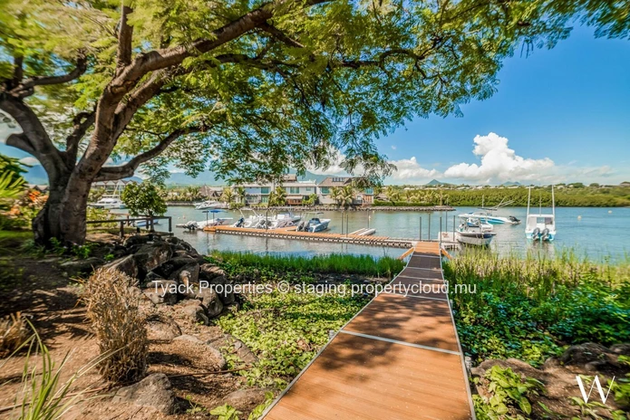 PDS Penthouse for Sale – Waterfront Luxury in Rivière Noire