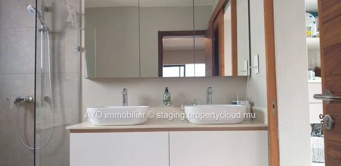 Beautifully furnished 3 bedroom villa with pool