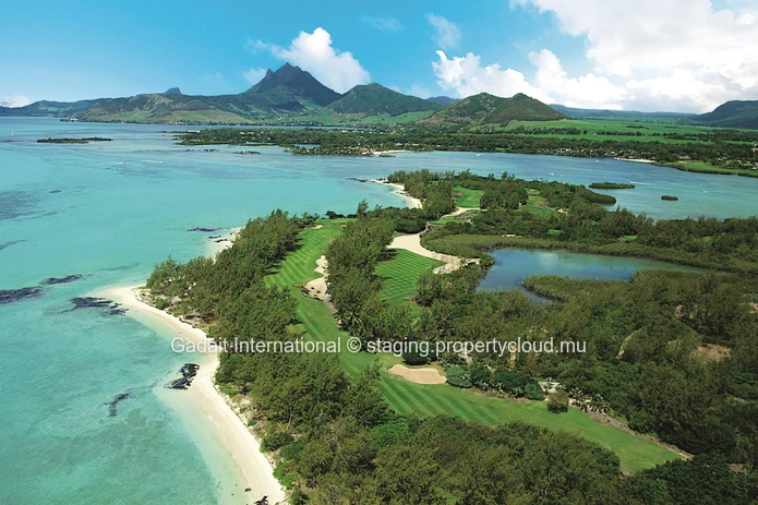 Investissez dans le luxe sur la côte Est de l'île Maurice avec cette villa de 3 chambres, vue Golf
