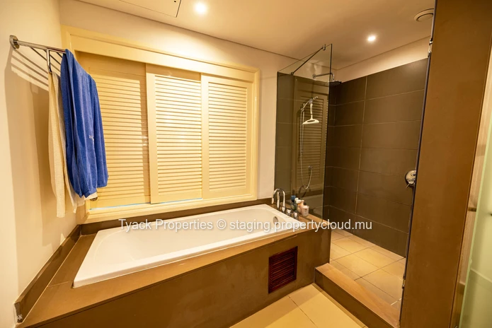 Charmant Appartement avec Jardin Privatif