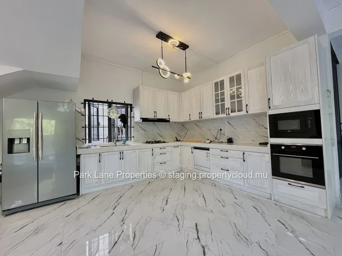 Maison de Luxe de 7 Chambres à Riambel avec Piscine Privée, à 5 Minutes de la Plage