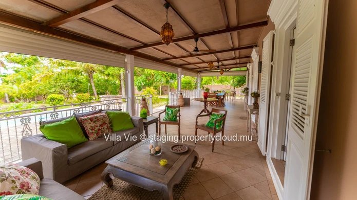 Beau Plan - Spacious 5-bedroom colonial house with swimming pool and big garden