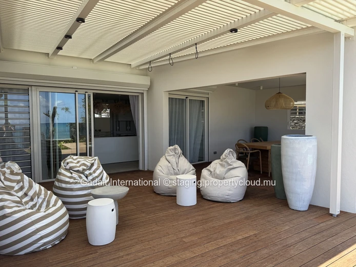 Villa pieds dans l'eau à louer – Pointe d'Azur, vue panoramique Coin de Mire & Îles du Nord