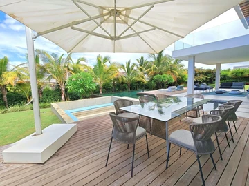 5 Bedroom Villa