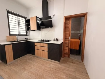5 Bedroom Villa
