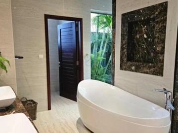 5 Bedroom Villa
