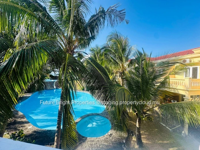 À vendre : Duplex en Bord de Mer – Votre Sanctuaire Côtier Vous Attend !
