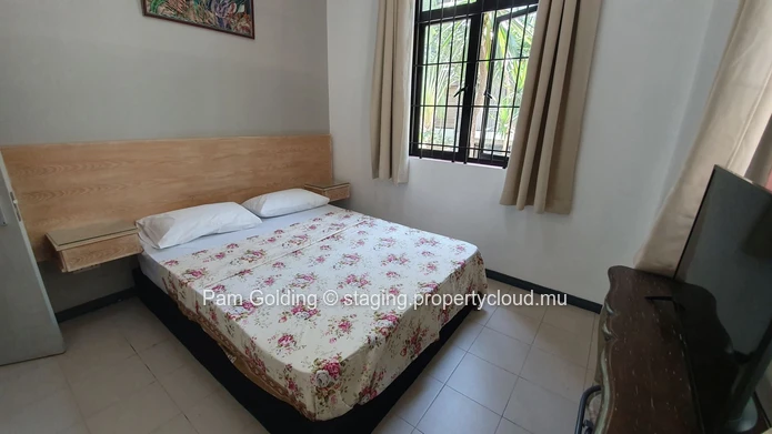 Appartement au rez-de-chaussée près de la plage.