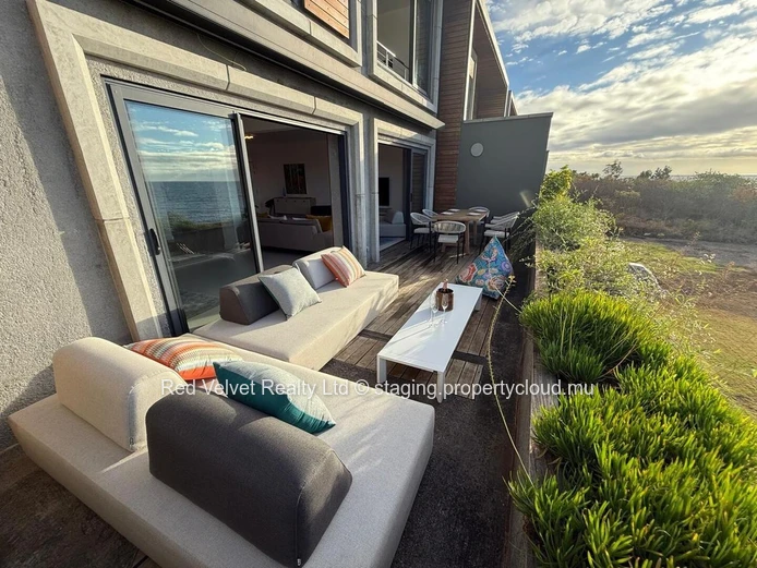 Beachfront Furnished Penthouse with Ocean Views for Sale — Flic en Flac