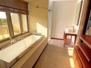 3 Bedroom Commercial Property