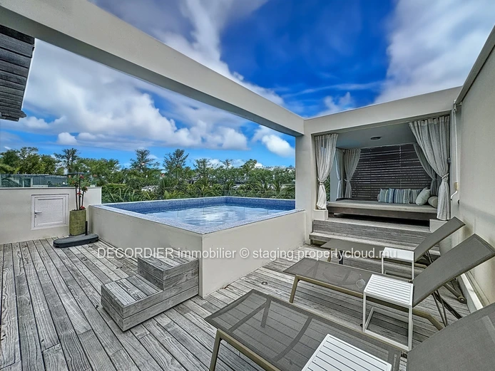 Penthouse vue mer avec plage privée
