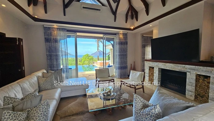 Luxury 5-bed sea view villa 