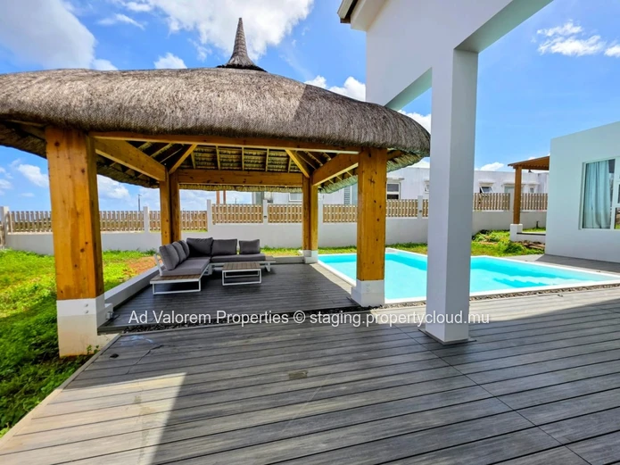 Stunning Dream Villa for Rent in Albion – 287 m²