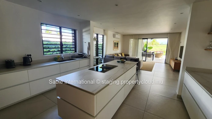 Luxury Golf Villa with Private Pool in Roches Noires! Fully furnished. 