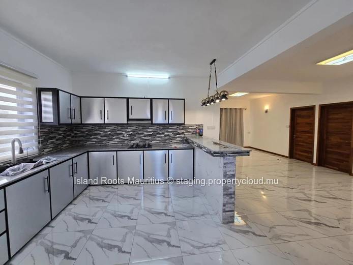 Beautiful newly built apartment ideally located in Goodlands, not far from Super U.