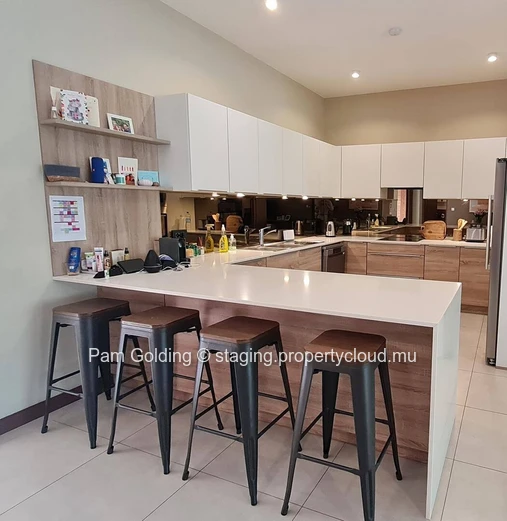 Stylish 3-Bedroom Ground-Floor Apartment for Sale in Pointe aux Canonniers - Le Savoy Complex (Sole Mandate)