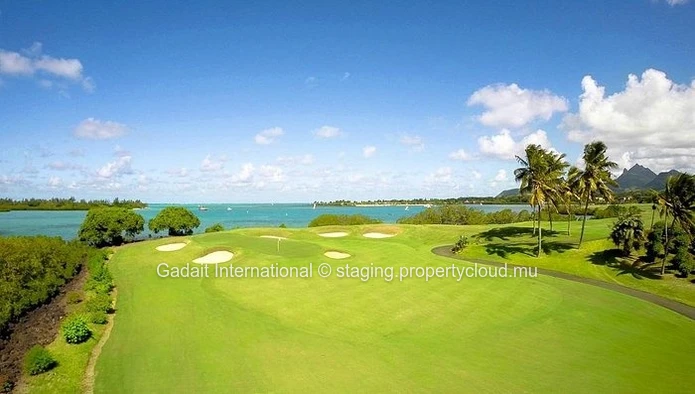 Investissez dans le luxe sur la côte Est de l'île Maurice avec cette villa de 3 chambres, vue Golf