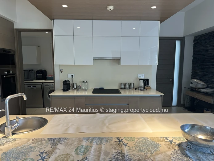 Exquisite Coastal Living: Luxurious Golf Estate Apartment with Stunning Amenities