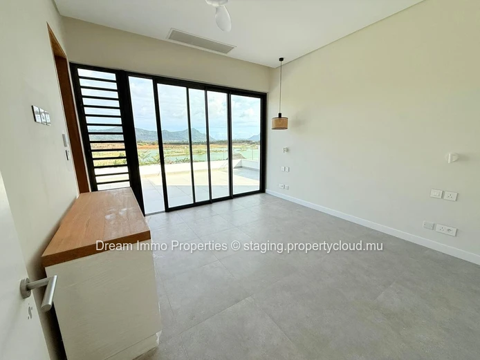 Amazing Beachfront Penthouse With Sea & Mountain View At Black River - Mauritius