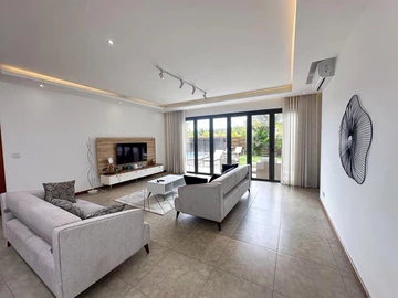 4 Bedroom Villa