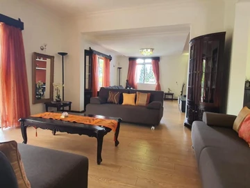 5 Bedroom Villa