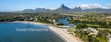 Penthouse Pieds dans l'Eau à Tamarin – Bien de Prestige Accessible aux Acheteurs Étrangers