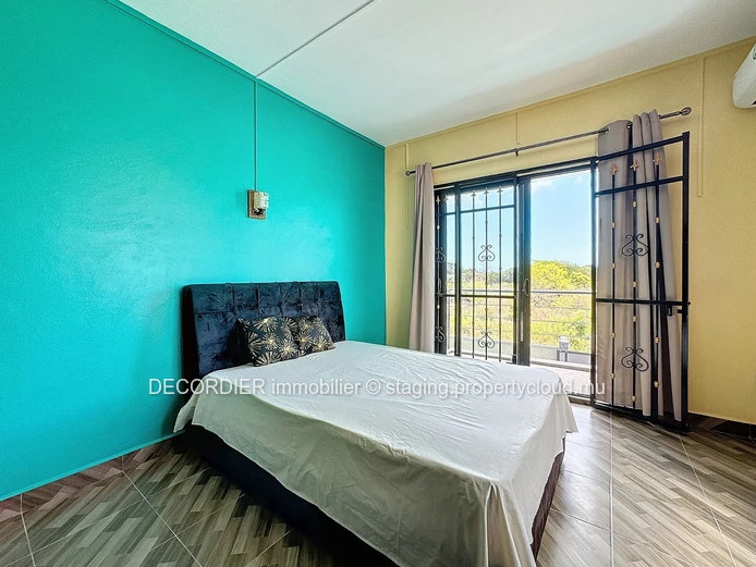 Apartment with shared swimming pool
