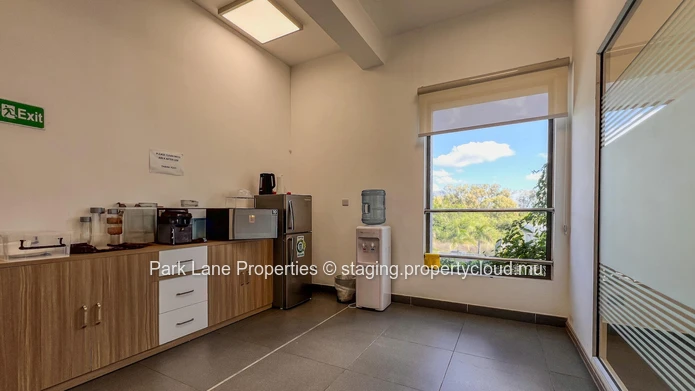 Modern office space for rent in a high-end complex in Moka