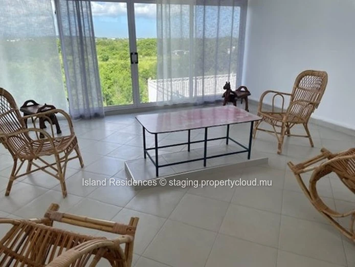 Stunning 300m² Calodyne Home with Office Space, Parking, and Rooftop Access