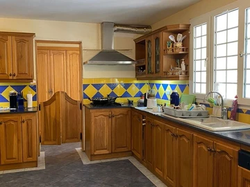 5 Bedroom Villa