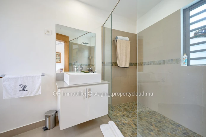 Luxurious Villas in Grand Baie with Private Pool and Office - $1.3M - Must See!