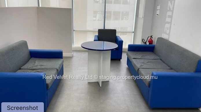 Bureau(x) à vendre à Ebène, 1200m², 250 bureaux, aménagements luxueux, services à proximité, prix Rs.