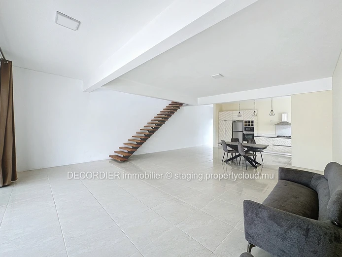 New and cozy duplex nestled 10 minutes walk from the beach
