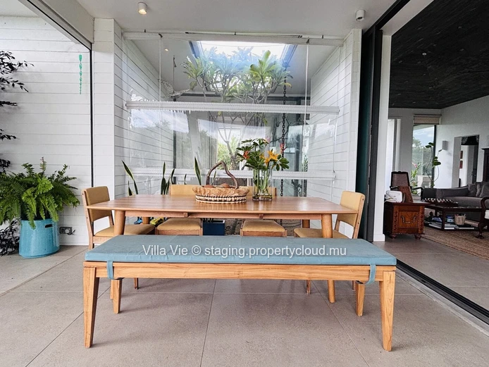 Mont Piton - 4-bedroom family home with swimming pool