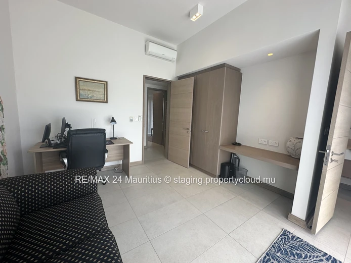 Exquisite Coastal Living: Luxurious Golf Estate Apartment with Stunning Amenities