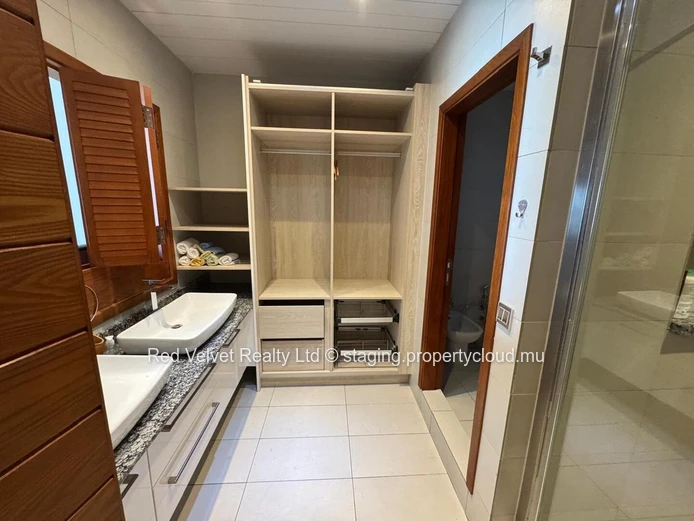 Penthouse en bord de mer à louer à Trou aux Biches | 3 chambres en suite | Grande terrasse