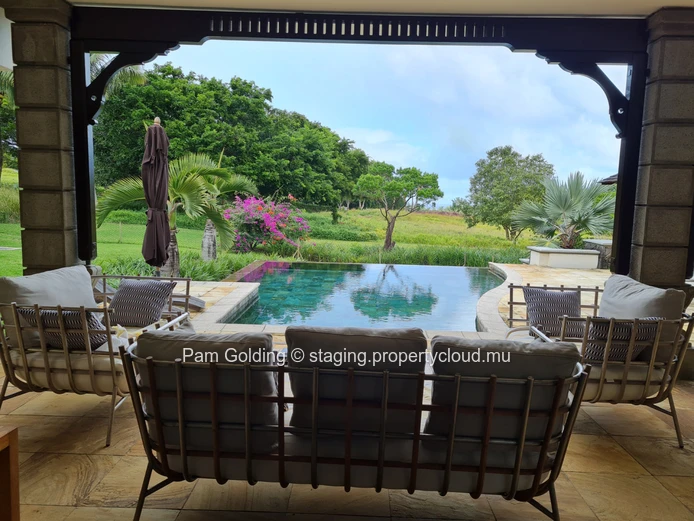 Elégante villa sur l'île avec un style de vie de villégiature à Villas Valriche.