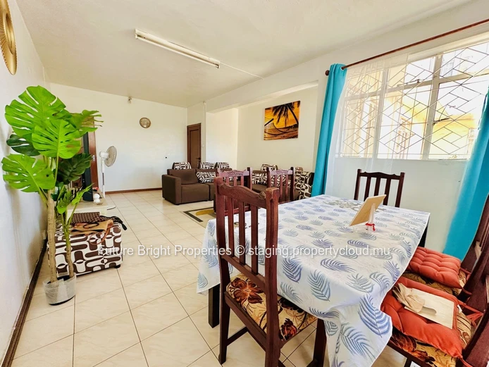 Opportunity Not to Be Missed: Modern Apartment in Roches Brunes