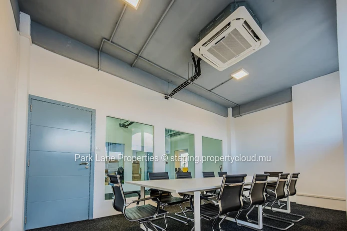 Prestigious commercial building – Strategic investment opportunity in the heart of Rose Hill