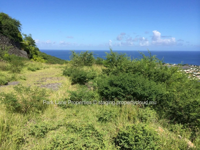Terrain résidentiel de 95 perches avec vues magnifiques
