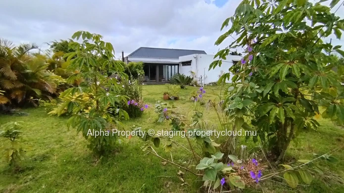 For sale stunning Rustic Home in Verdun, Moka district – 254 m² on a plot of 888 m² 